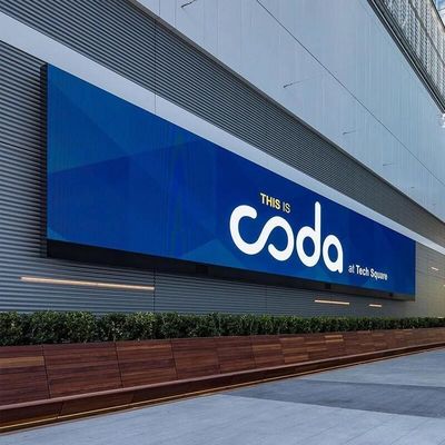 Full Color Outdoor LED Display Board Naadloos Splicing LED Factory Display met 3D