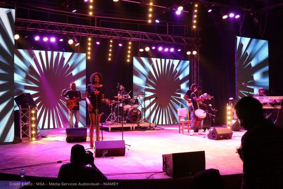 GOB P1.5 P1.9 Indoor Verhuur Evenementen Achtergrond LED-scherm Bruiloftsstadium Decoratie LED Video Muur