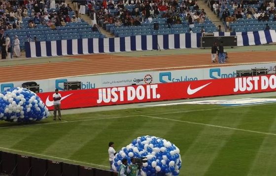 Hoogwaardig waterdicht P10mm LED-scherm rond voetbalvelden en sportlocaties