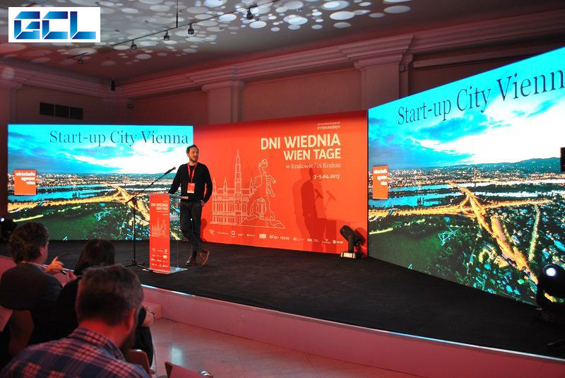 450W Power P3.07 Pixel Pitch Fixed LED Display voor reclame-marketing